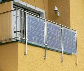 Fotovoltaické panely na zábradlí lodžií a balkonů​1